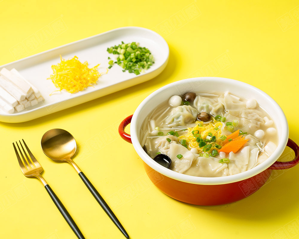 美邻小厨菌汤鸡肉馄饨